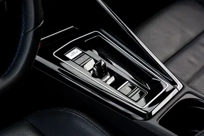 صورة 10 لـ 2024 Volkswagen GOLF R
