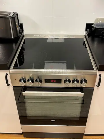 Electric cooker for sale like new 60/60cm free delivery + installation + warranty