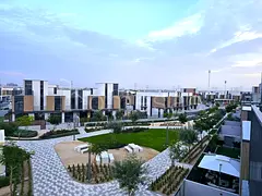 SINGLE ROW | END UNIT | Large Plot | Type 4B2 G+2