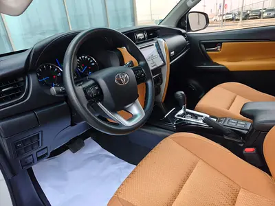 2019 Toyota FORTUNER 照片 9