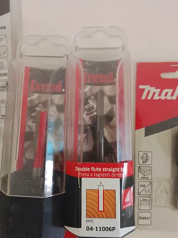 Freud Double Flute Straight Router Bits and Makita Accessories