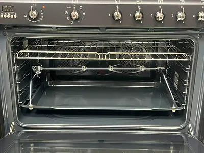 Smeg Black 90by60 Top Five Burner Gass With Electric Oven Cooking Range