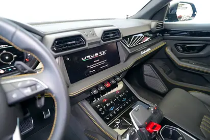 2025 Lamborghini URUS 照片 9