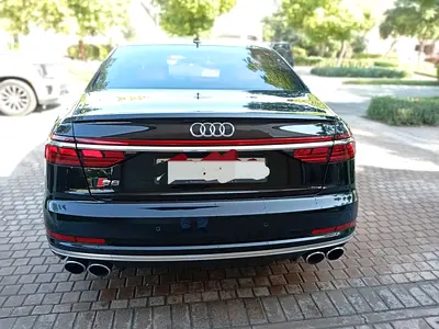 2021 AUDI S8 — фото 3