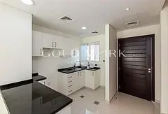Unfurnished I Vacant Unit I Middle Unit