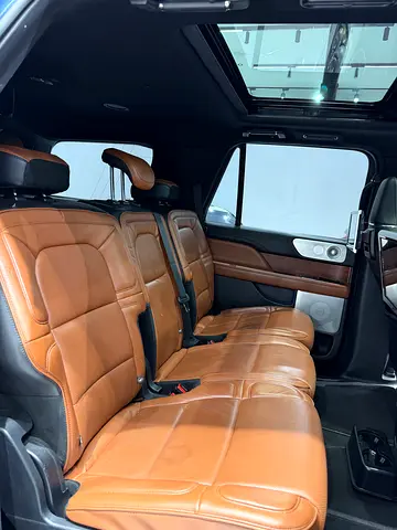 صورة 9 لـ 2018 Lincoln NAVIGATOR