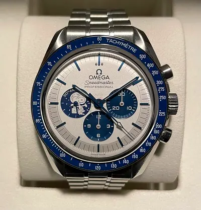 Omega SpeedMaster Professional Moonwatch ‘Silver Snoopy Award’ 1:1 Clone Watch With Box and Card