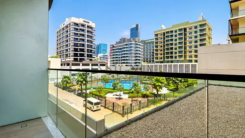 Prime Location Studio New Building Vacant Spacious