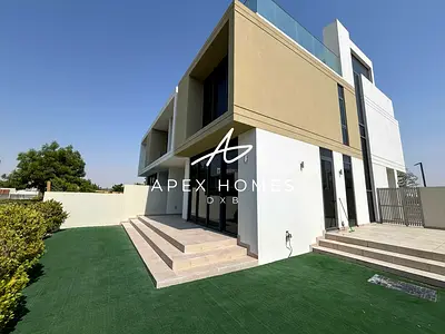 Luxury 4 Bedroom Townhouse | Golf Grove | Vacant