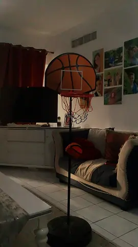 JuNiours Basketball, Hoop