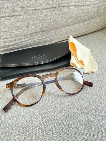 Jrfey Brown tortoiseshell round eyeglasses with case