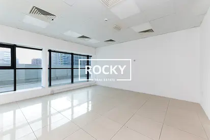 Fitted | Close to Metro | Spacious Layout