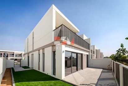 End unit | Back to back | Walk to Pool & Park