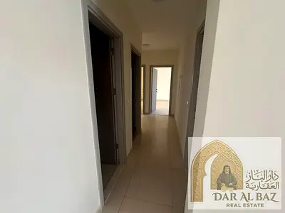 شقة غرفتين وصالة للإيجار السنوي في المجاز 2 – الشارقة | أول ساكن بعد التجديد | صالة كبيرة | خصم 3000 درهم فرصة مميزة للسكن العائلي في منطقة المجاز 2