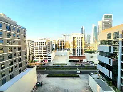 PRIME LOCATION | NEAR PARK | 3MIN FROM METRO STATION
