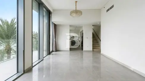 Burj Sea View | Unfurnished | Townhouse