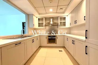 Unfurnished | Upgraded | 2 Bedrooms Unit