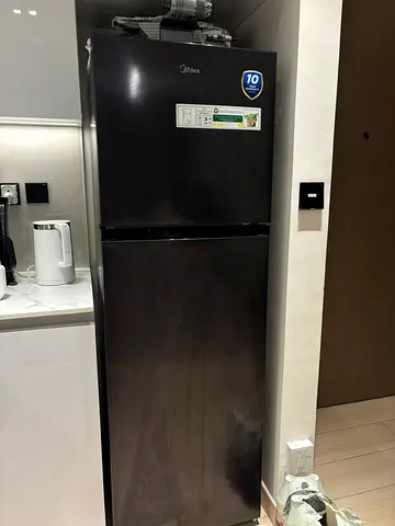 Midea Black Top Freezer Refrigerator - Good Condition