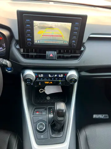 2021 Toyota RAV 4 — миниатюра 17