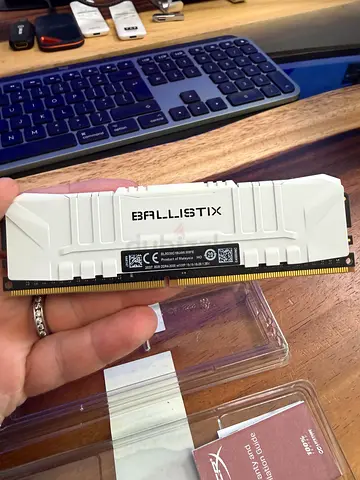 Crucial Ballistix 8GB DDR4-3000 Gaming RAM