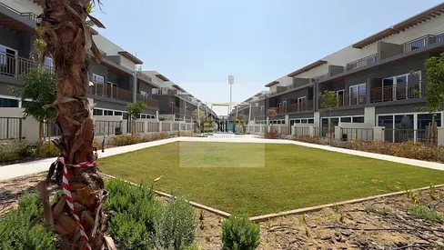 BRAND NEW | SINGLE ROW | PARK-FACING | EXQUISITE 4-BEDROOM