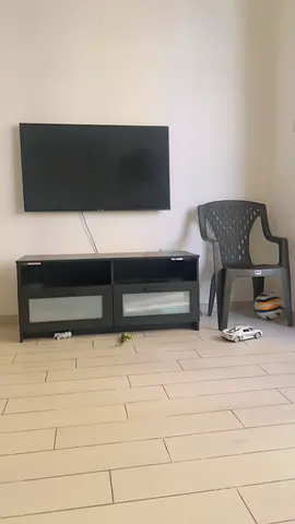 49 inch Wall Mounted Flat Panel Samsung TV (Excellent working condition)!! Model UA49RU7100K