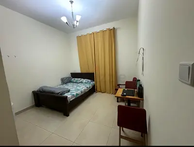 Family Room available near metro
