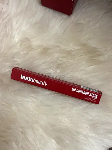 SALE | HUDA BEAUTY Lip Contour Stain – Cinnamon