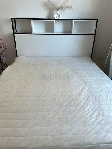Queen bed with mattress
