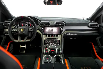 صورة 10 لـ 2023 Lamborghini URUS
