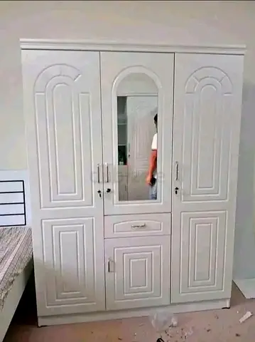 New cabinet 3door with mirror