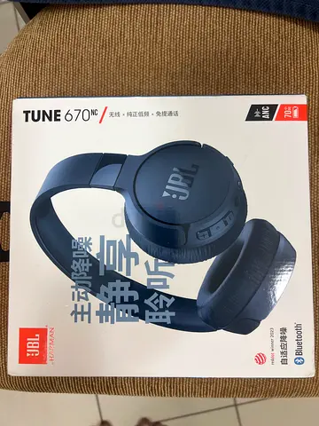 JBL Tune 670NC Wireless Over-Ear Headphones (Like New)