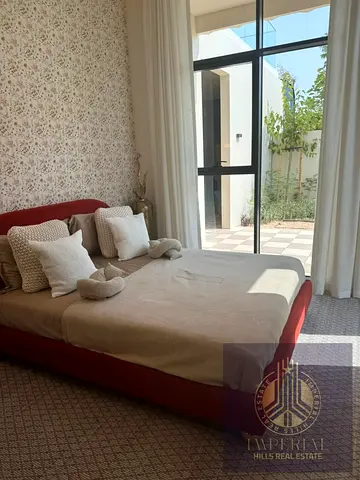 3-bedroom townhouse - freehold - handover in 6 months - bargain price - 10%ROI - furnished kitchen - strategic location