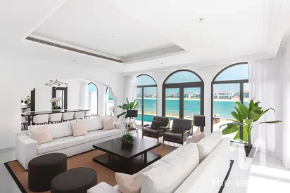Luxurious 5BR Villa | Private Pool | Sea View
