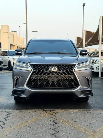 Pristine Lexus LX 570 Signature 2018 | GCC Specs | Full Service History