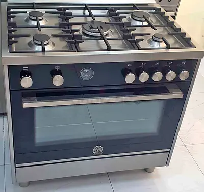 Bertazzoni 90by60 Top Five Burner Gass With Electric Oven Cooking Range
