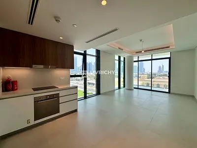 Villas and Jumeirah View | Bright | City Walk