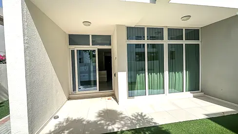 3BR Townhouse | Vardon | Private Garden | Balcony & Pool Access