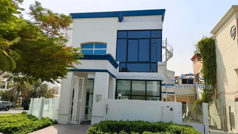 Prime Location / Corner Lot / Main Road Facing Jumeirah Road