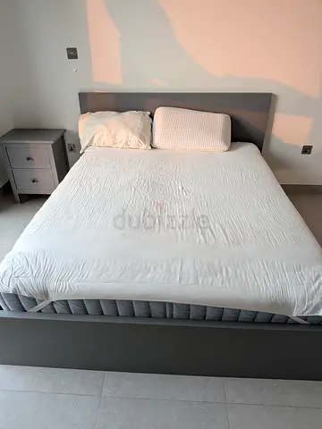 Bed + mattress + chest of drawers