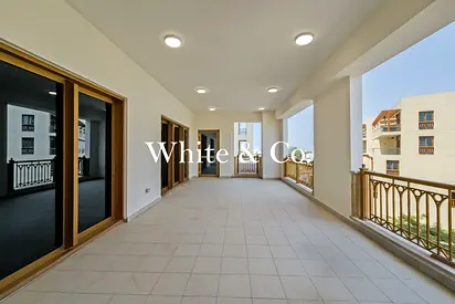 Renovated | Royal Atlantis View | Vacant