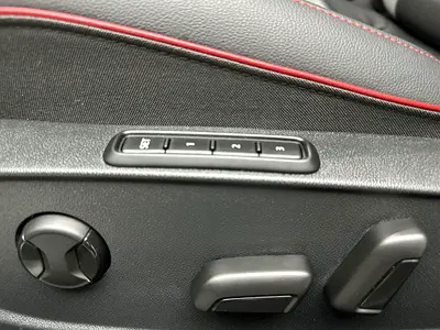 صورة 10 لـ 2024 Volkswagen GOLF GTI