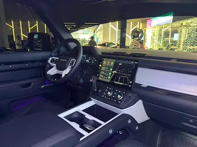 Land Rover Defender 90 X-Dynamic SE P300, миниатюра 11