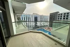 Modern Apartment | Corner | Part Furnished