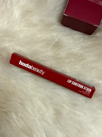 SALE | HUDA BEAUTY Lip Contour Stain – Cherry Red