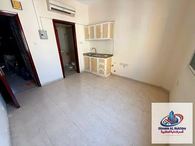استوديو بالبوطينة بتكييف سبليت وغاز مركزي، موقع استراتيجي قريب من الخدمات والمطاعم، 12 ألف سنويًا، 4 دفعات، تأمين 1000 درهم.