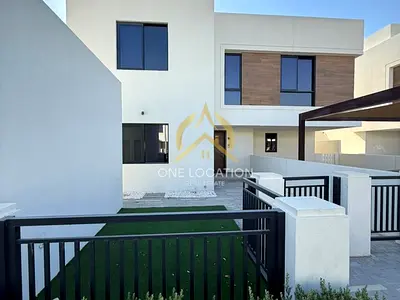 Prime location | Single row| luxury villa