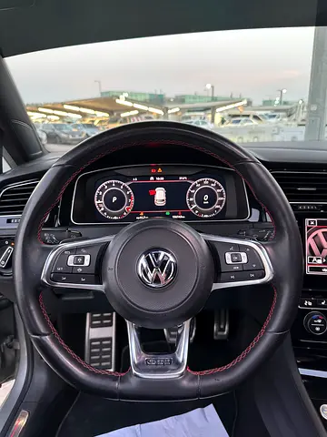 صورة 14 لـ 2019 Volkswagen GOLF GTI