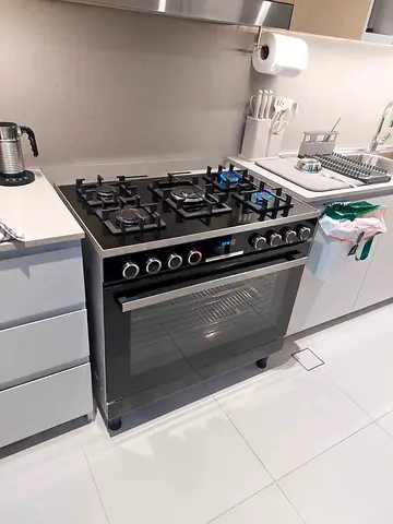 Bosch Series 8 Full Gas Duel Fan Digital Cooking Range Sam Like New Condition 90cm