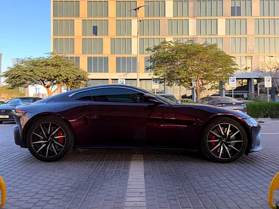 2019 Aston Martin VANTAGE — фото 2